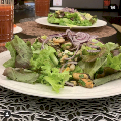 Итальянский салат с маринованными морепродуктами